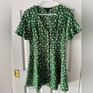 Forever 21 Green Floral Crepe Swing Dress V-Neck Flutter Sleeve Casual Dress